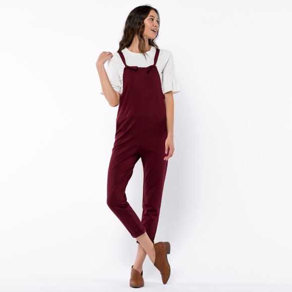 tea n rose Denim - Burgundy Knotted Cropped Overalls w/Pockets
